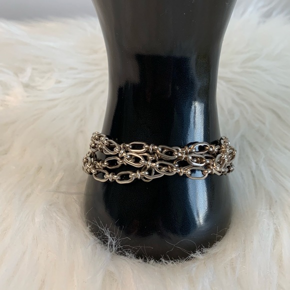 Elegant Silver Bracelet with Intricate Chain Design - Picture 1 of 8